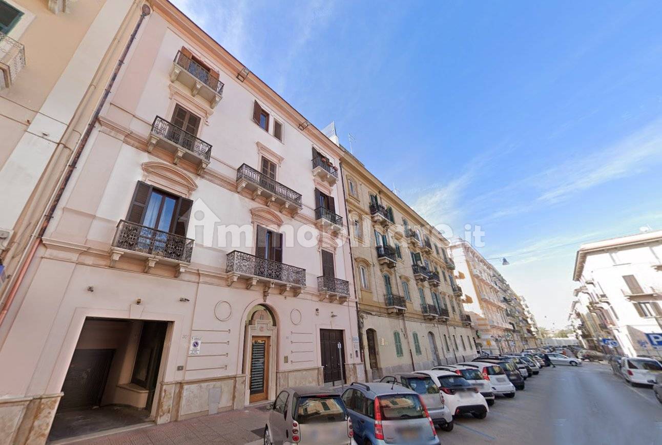 Apartamento de 3 dormitorios en Taranto, Italy No. 91246