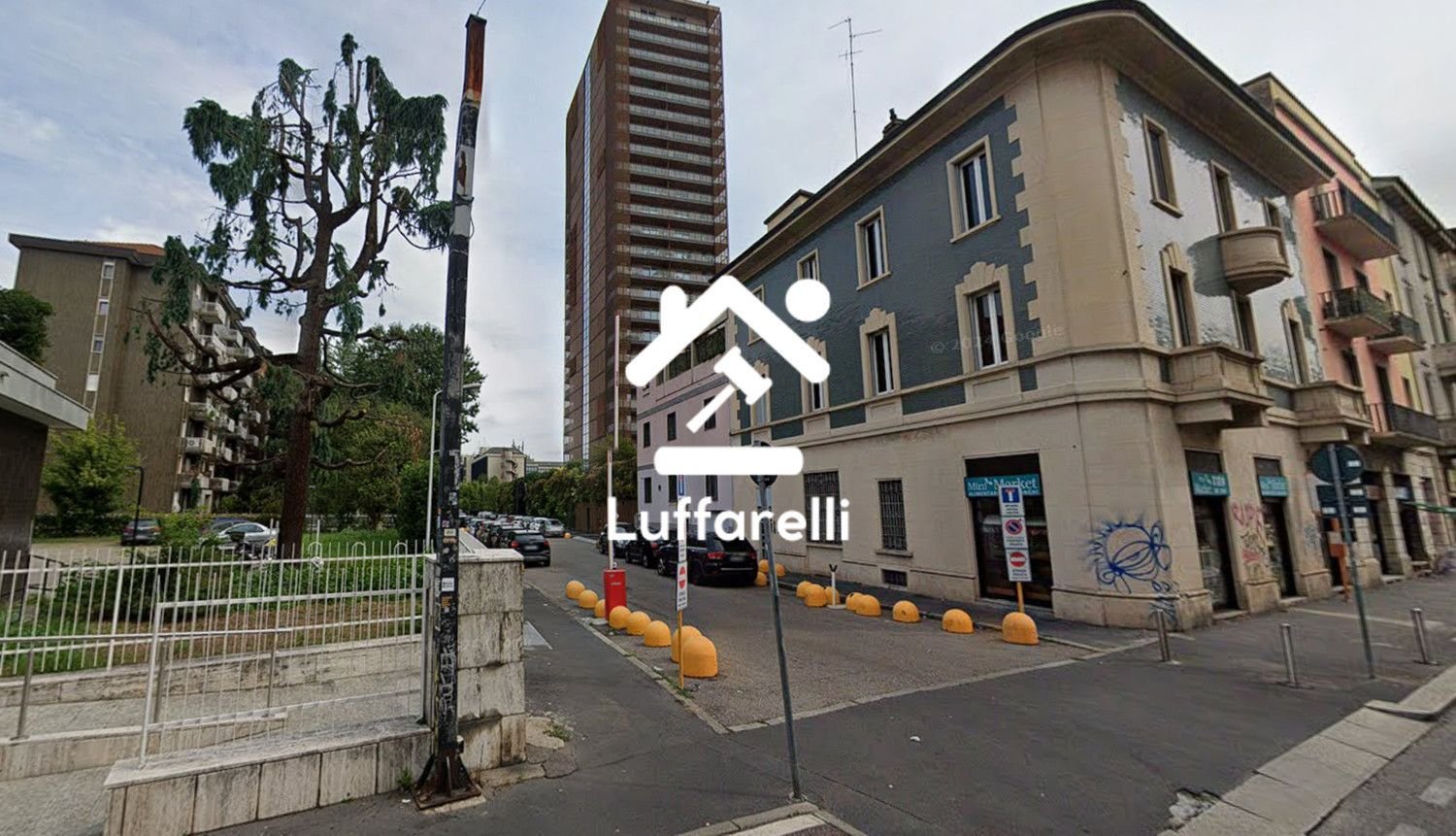 Гараж 29м² в Милан, Италия № 240147