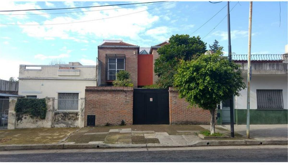 4 bedrooms House in Buenos Aires, Argentina No. 69086