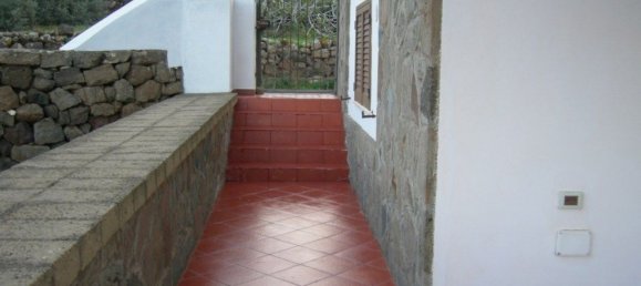 Casa de 4 habitaciónes en Pantelleria, Italy No. 251408 5