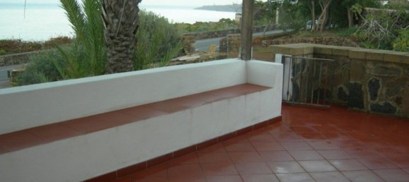Casa de 4 habitaciónes en Pantelleria, Italy No. 251408 4