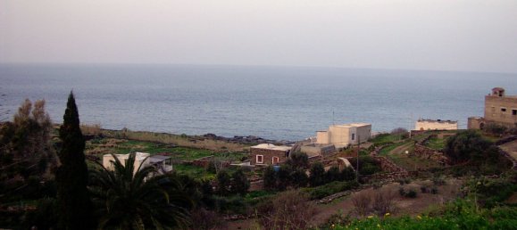 Casa de 4 habitaciónes en Pantelleria, Italy No. 251408 3