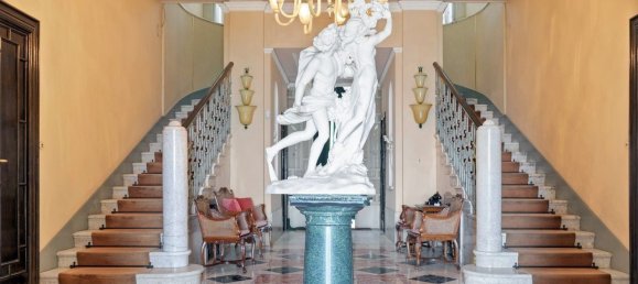 5 bedrooms Villa in Lesa, Italy No. 59598 4