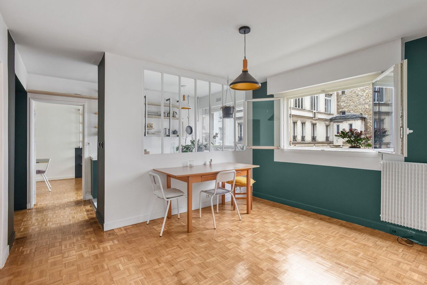 2 bedrooms Apartment in Paris, France No. 295004