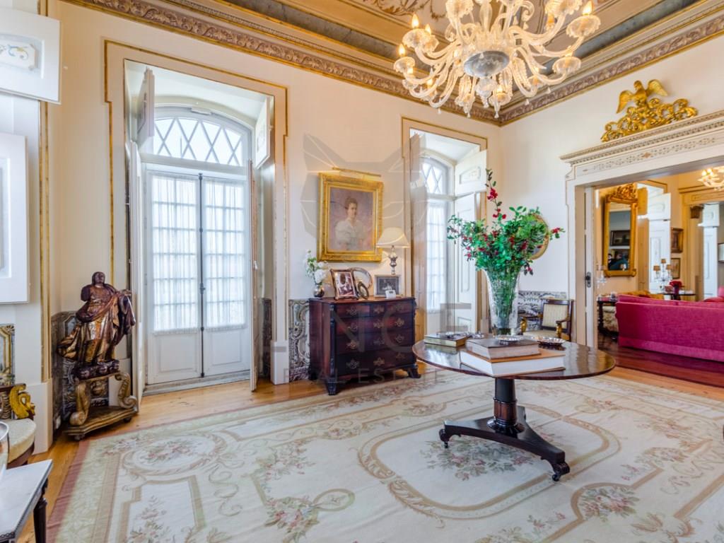 7 bedrooms Castles in Lisbon, Portugal No. 54403