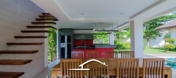 4 bedrooms Cafe / restaurant in Hua Hin, Thailand No. 6667 4