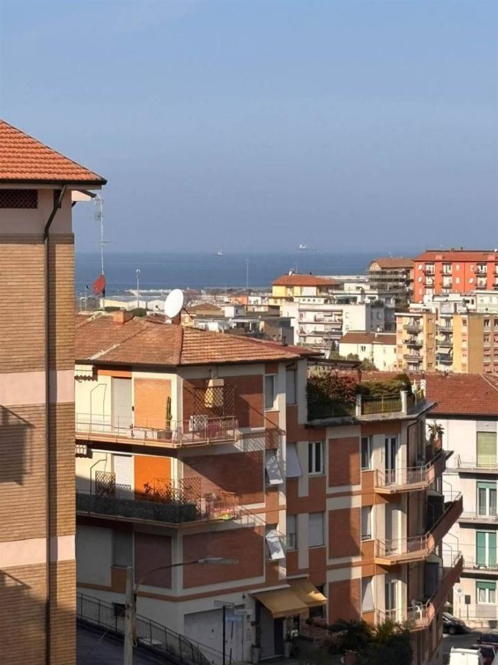 Apartamento de 3 habitaciónes en Ancona, Italy No. 137378