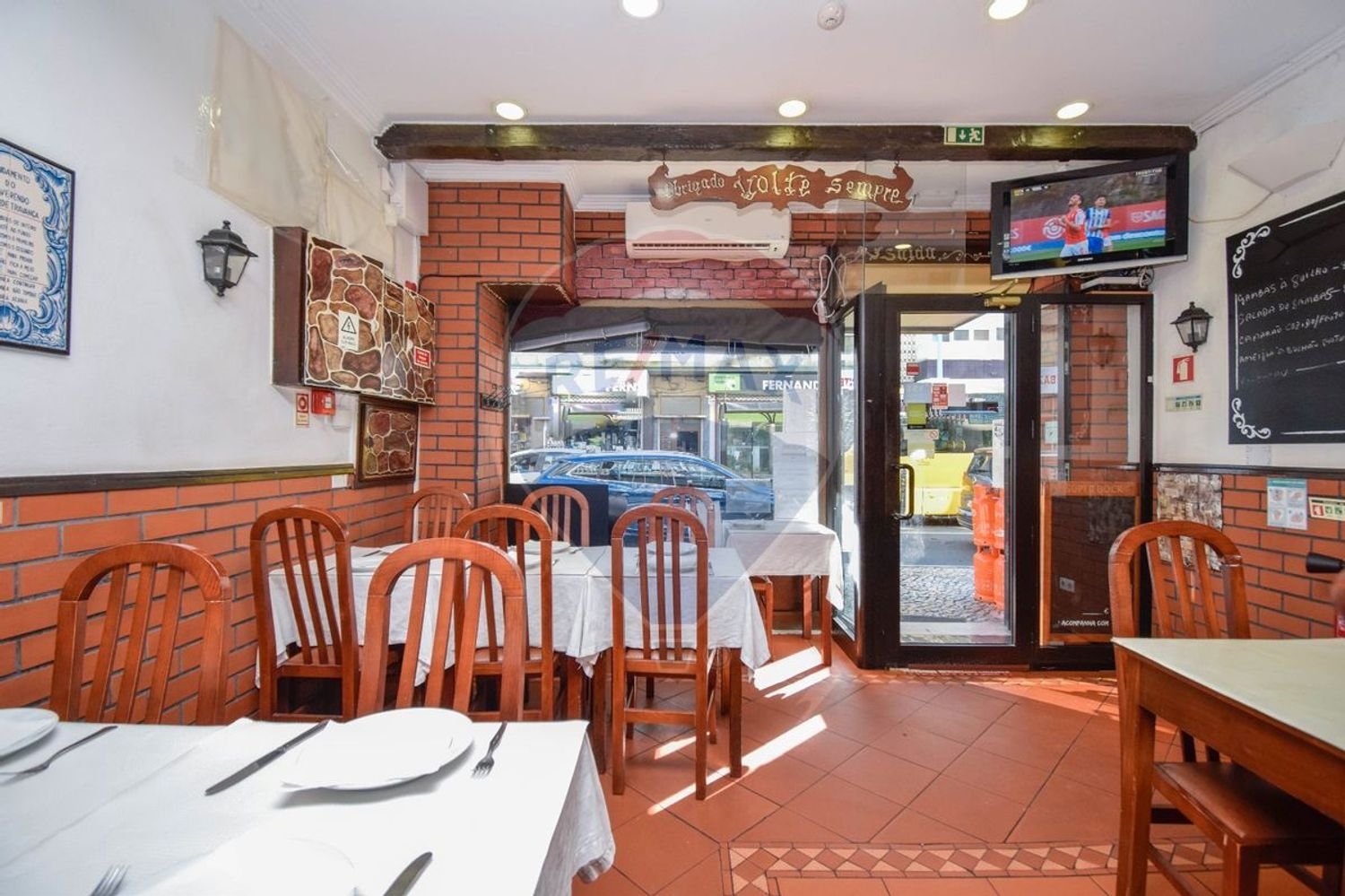 Gewerbliche Immobilie in Amadora, Portugal 124m², Nr. 67290