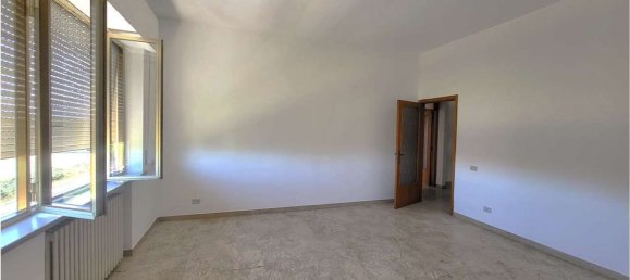 5-Zimmer Wohnung in Porto Sant'Elpidio, Italy, Nr. 280060 4