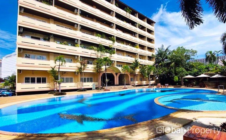 2 bedrooms Condo in Pattaya, Thailand No. 19810