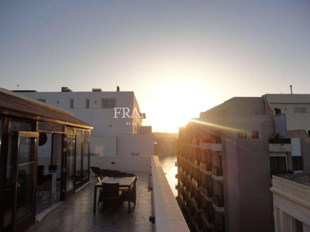 2 bedrooms Penthouse in Sliema, Malta No. 2619