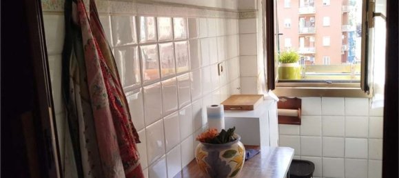 2 Schlafzimmer Wohnung in Milan, Italy, Nr. 358023 4