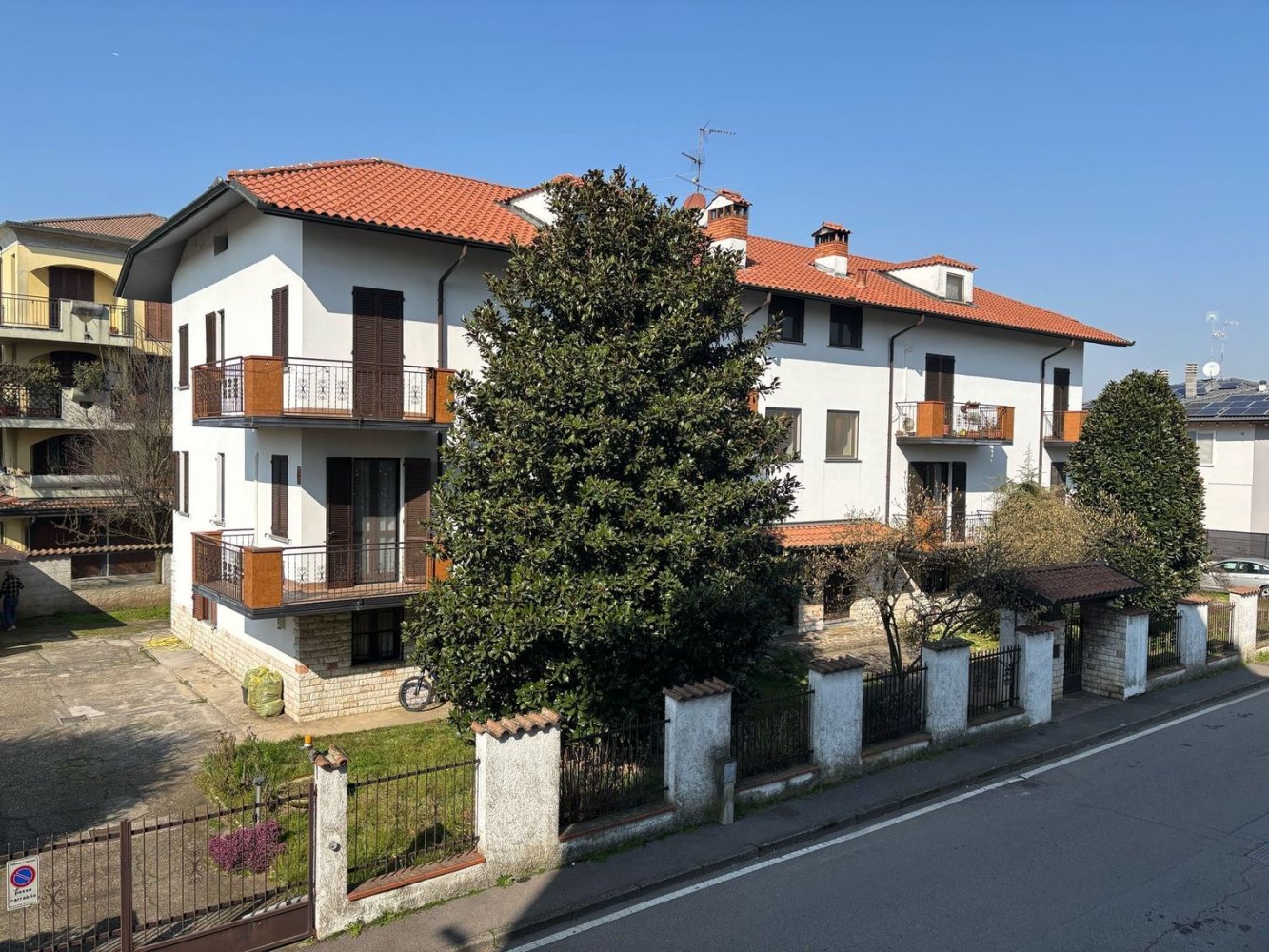 4غرفة شقة في Rosate, Italy رقم 78621