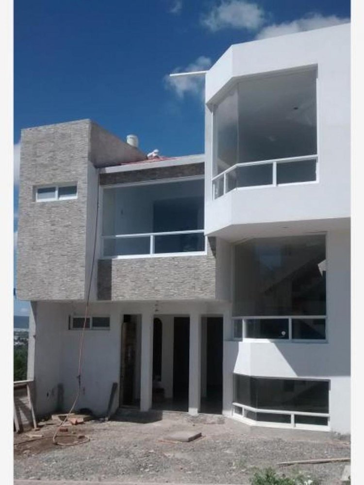 3 bedrooms House in Queretaro, Mexico No. 163028