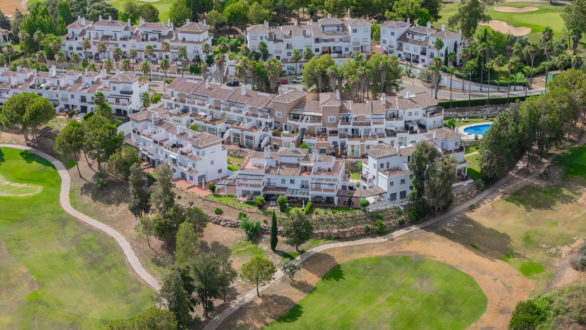 4 bedrooms Townhouse in Alhaurin de la Torre, Spain No. 136582