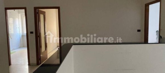3 bedrooms Apartment in Potenza, Italy No. 263851 2
