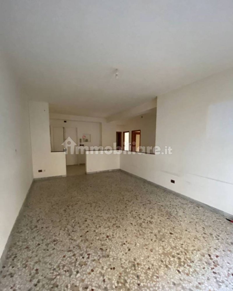 3 bedrooms Apartment in Potenza, Italy No. 263851