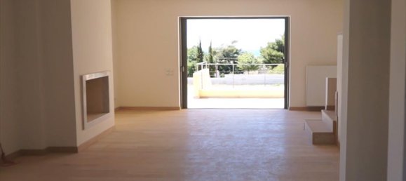 4 Schlafzimmer Property in Kalyvia Thorikou, Greece, Nr. 7105 5