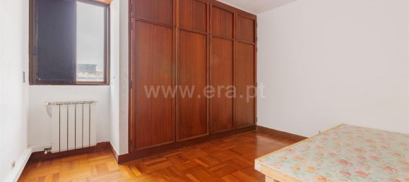 3 bedrooms Apartment in Lisbon, Portugal No. 12561 11