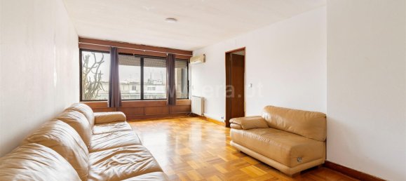 3 bedrooms Apartment in Lisbon, Portugal No. 12561 4