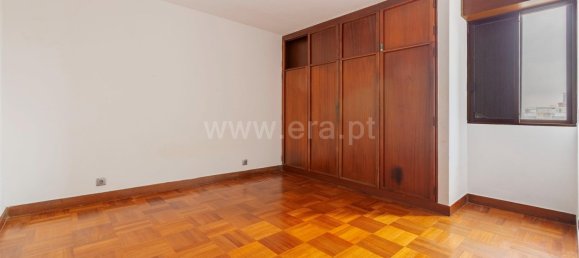 3 bedrooms Apartment in Lisbon, Portugal No. 12561 10