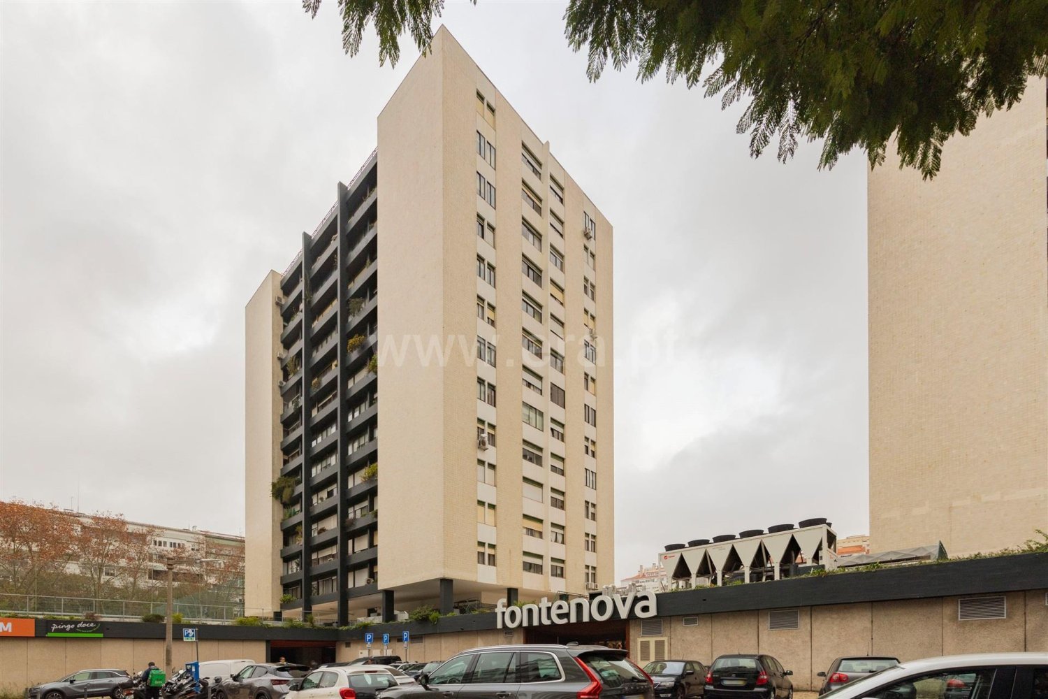 3 bedrooms Apartment in Lisbon, Portugal No. 12561