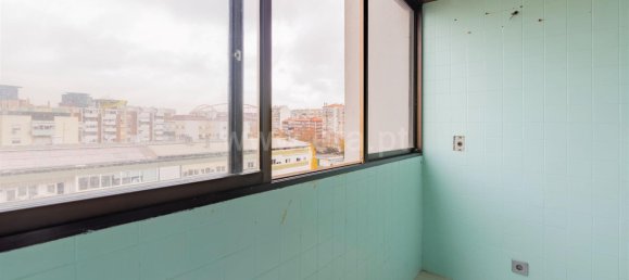 3 bedrooms Apartment in Lisbon, Portugal No. 12561 7