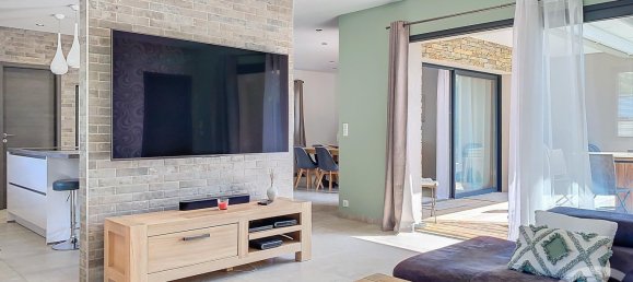 3 bedrooms Villa in Porto-Vecchio, France No. 223857 2