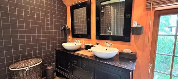 5 bedrooms House in La Longueville, France No. 86278 32