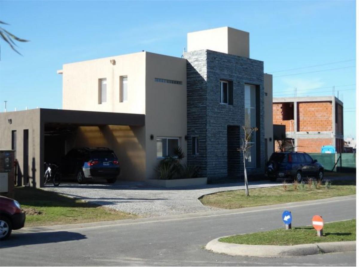 4 bedrooms House in Tigre, Argentina No. 53798