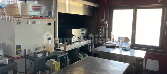 2غرفة عقار تجاري في Verona, Italy رقم 201999 11