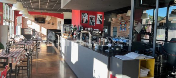 2غرفة عقار تجاري في Verona, Italy رقم 201999 2