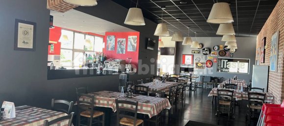 2غرفة عقار تجاري في Verona, Italy رقم 201999 4