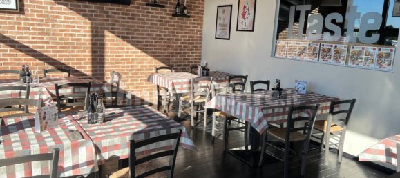 2غرفة عقار تجاري في Verona, Italy رقم 201999 6