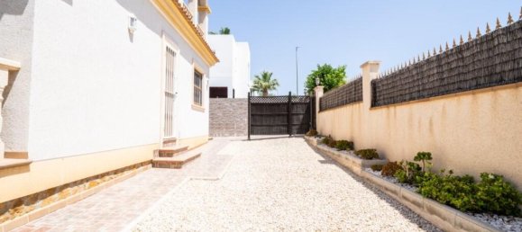 3 Schlafzimmer Villa in La Marina, Spain, Nr. 202104 39