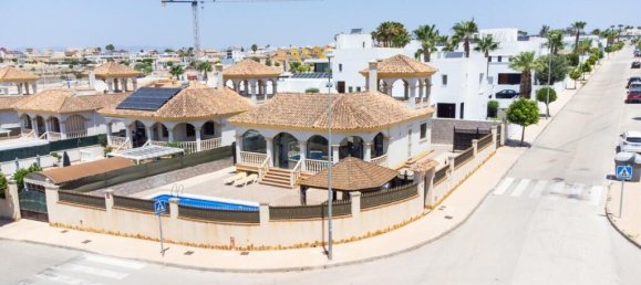 3 Schlafzimmer Villa in La Marina, Spain, Nr. 202104 3