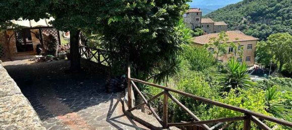 5 bedrooms House in Sassetta, Italy No. 75177 5