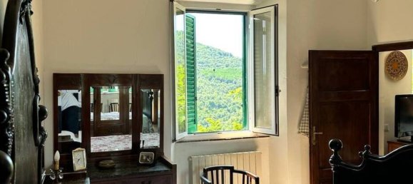 5 bedrooms House in Sassetta, Italy No. 75177 14