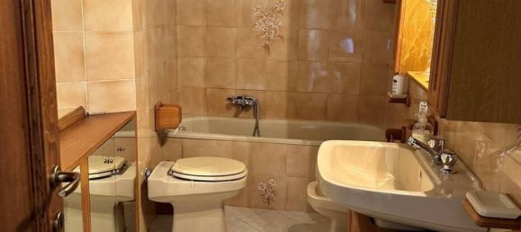 5 bedrooms House in Sassetta, Italy No. 75177 15