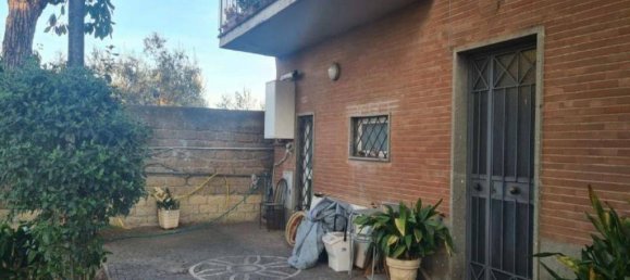 4 bedrooms Apartment in Frascati, Italy No. 12569 10