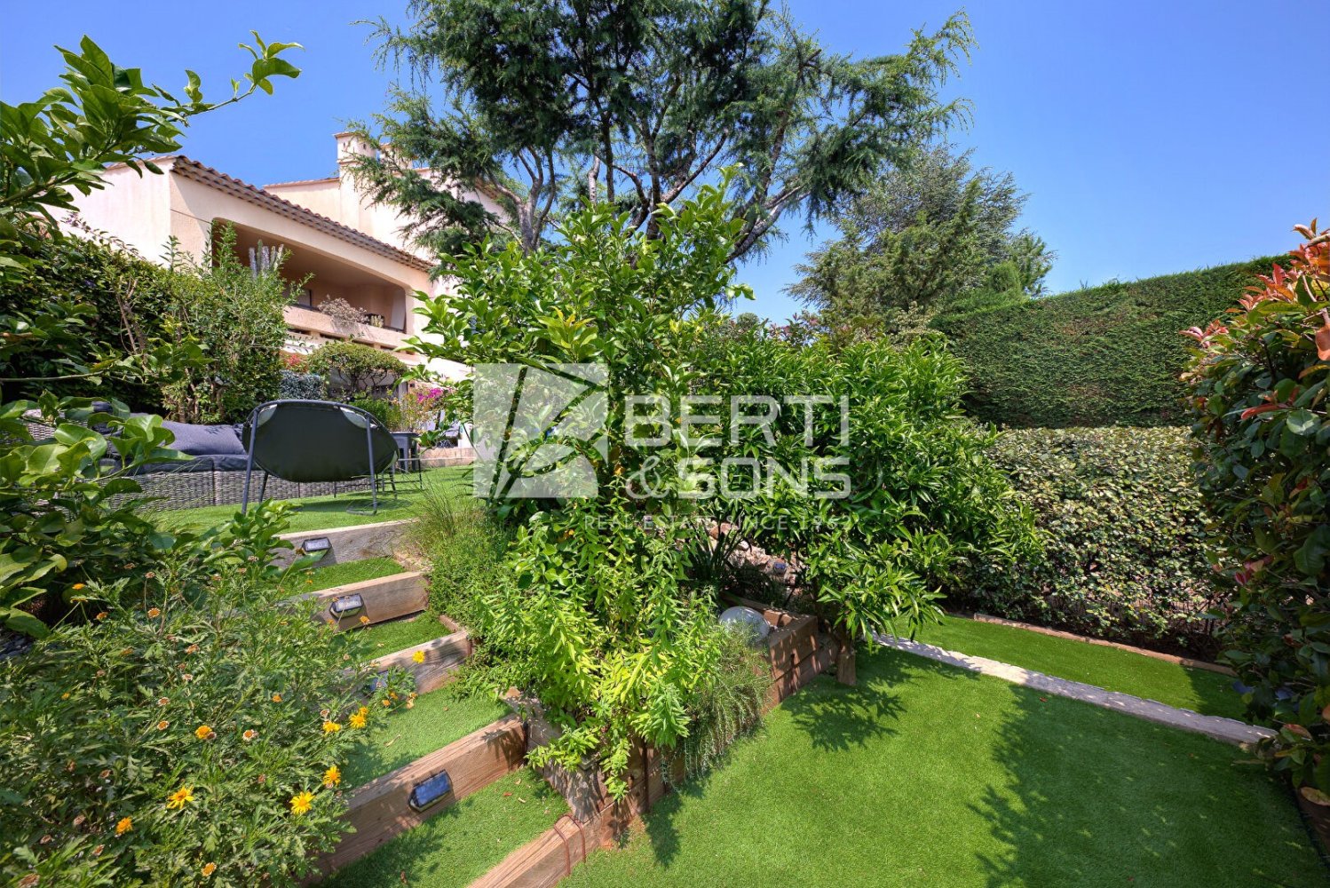 2 Schlafzimmer Wohnung in Mandelieu-la-Napoule, France, Nr. 322968