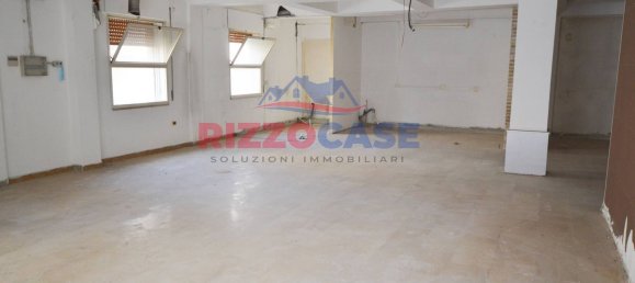 Propriété commerciale à Corigliano Rossano, Italy 140m² No. 153859 2