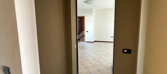 2غرفة شقة في Milan, Italy رقم 244674 3