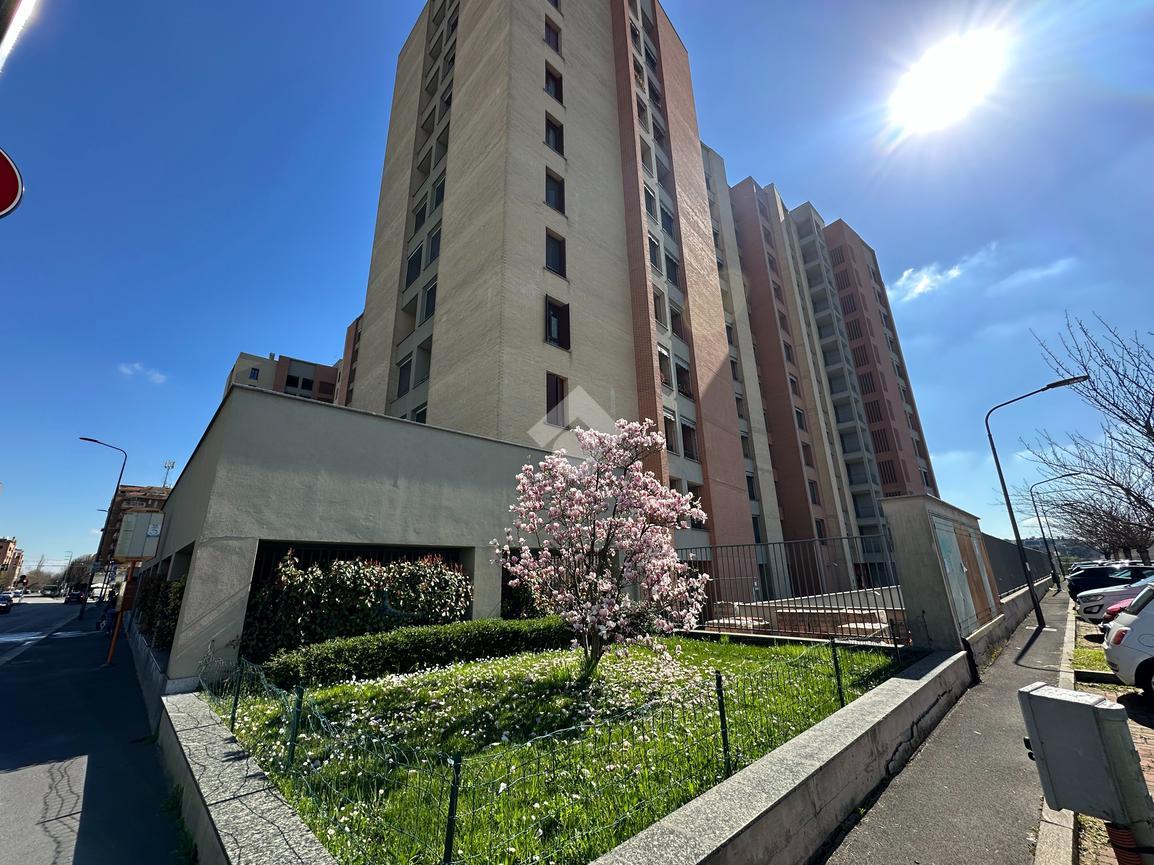 Квартира с 2 комнатами в Милан, Италия № 244674