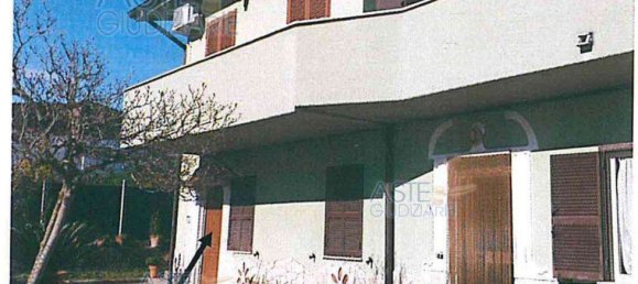 4-Zimmer Wohnung in Lariano, Italy, Nr. 32475 2