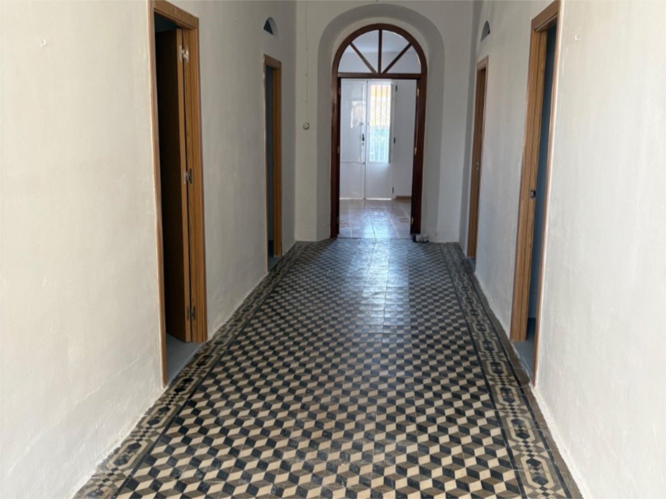 Adosado de 6 dormitorios en Cáceres, Spain No. 159854