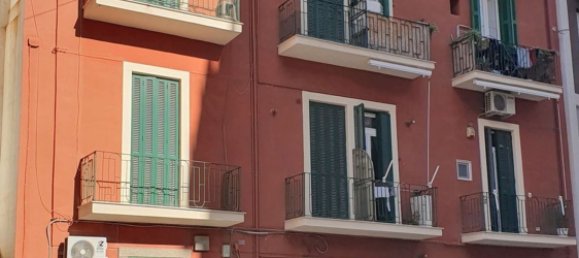 2 rooms Apartment in Bari, Italy No. 104740 2