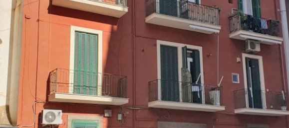 2 rooms Apartment in Bari, Italy No. 104740 3