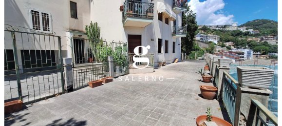4 bedrooms Apartment in Salerno, Italy No. 289035 2