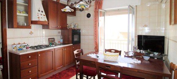 7 rooms Apartment in Ragusa, Italy No. 261357 3